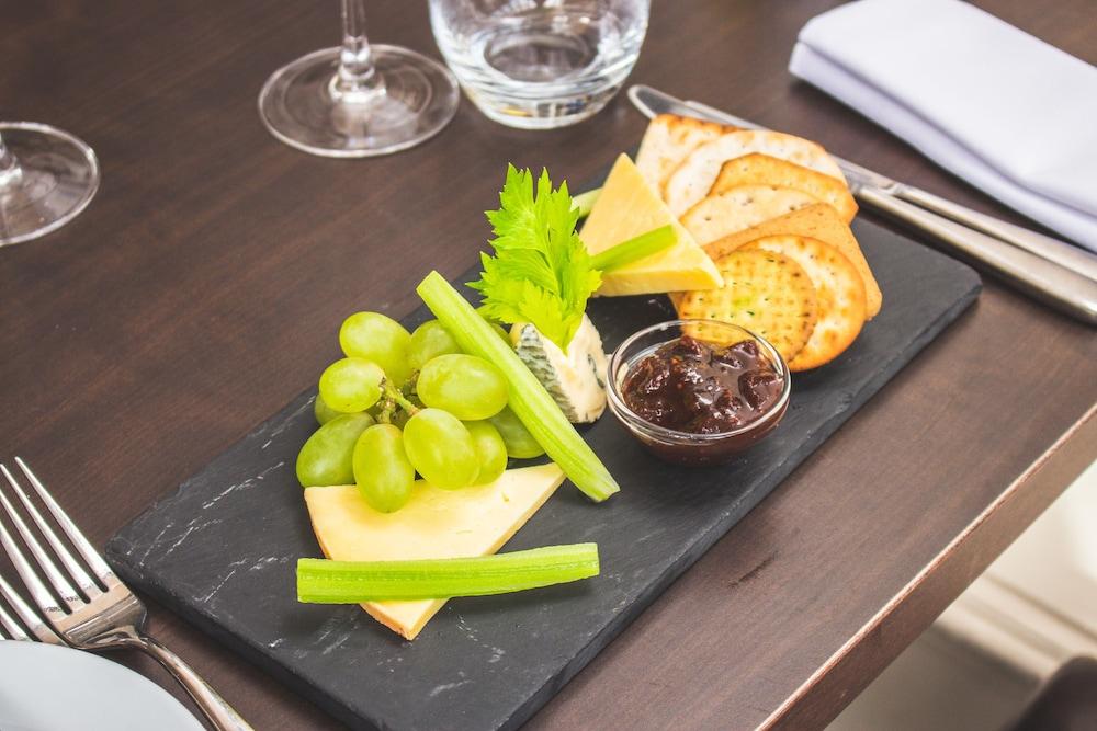 Audleys Wood Hotel, 베이싱스토크 외부 사진